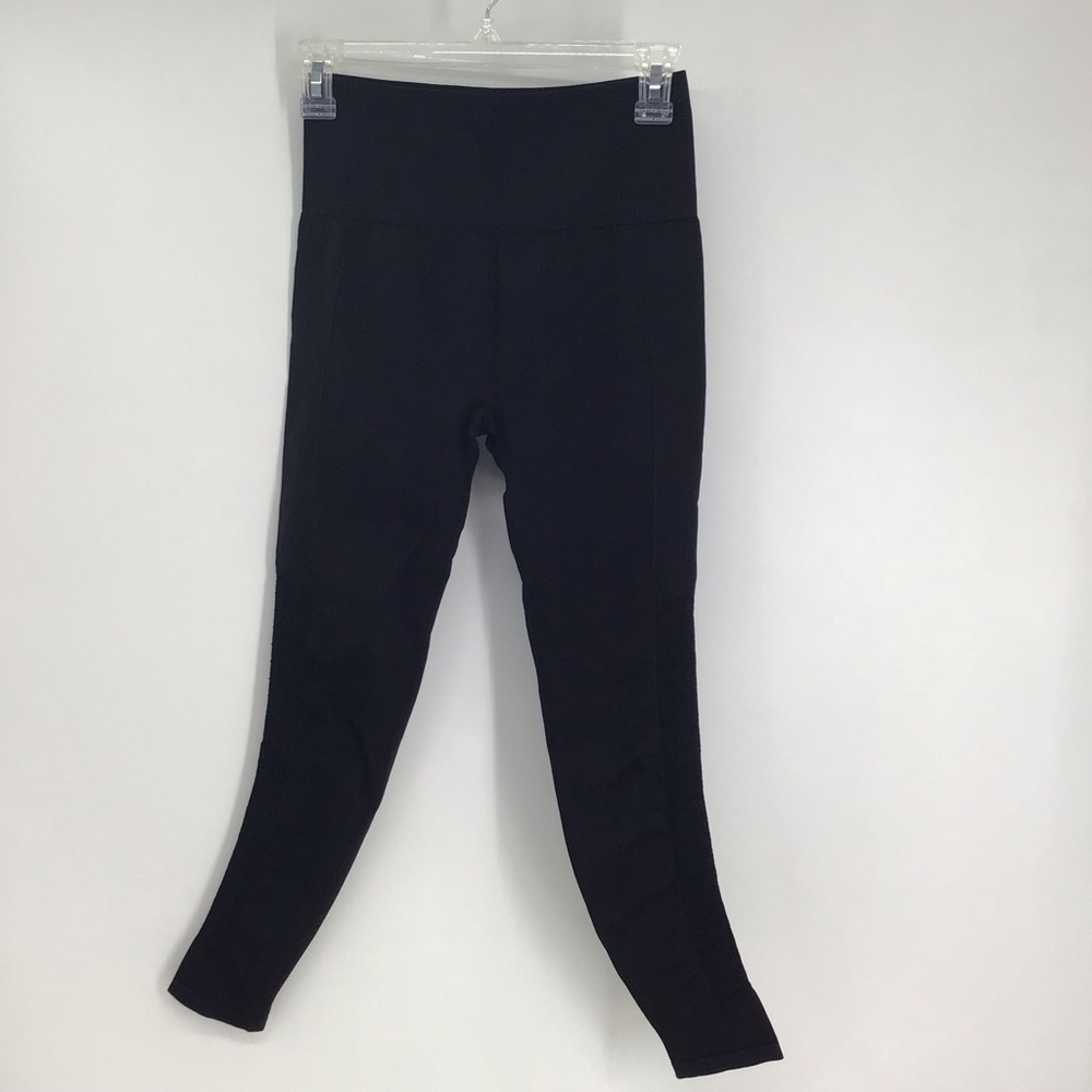Fabletics Women’s Seamless High Waist Workout Leggings W/Mesh Sides Black